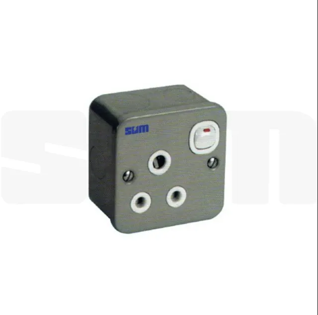 ELG-MS-15A Sum 15AMP M/Clad Single Switch Socket W/Sirim