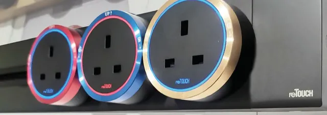 reTOUCH Dust-Proof Power Track Surface